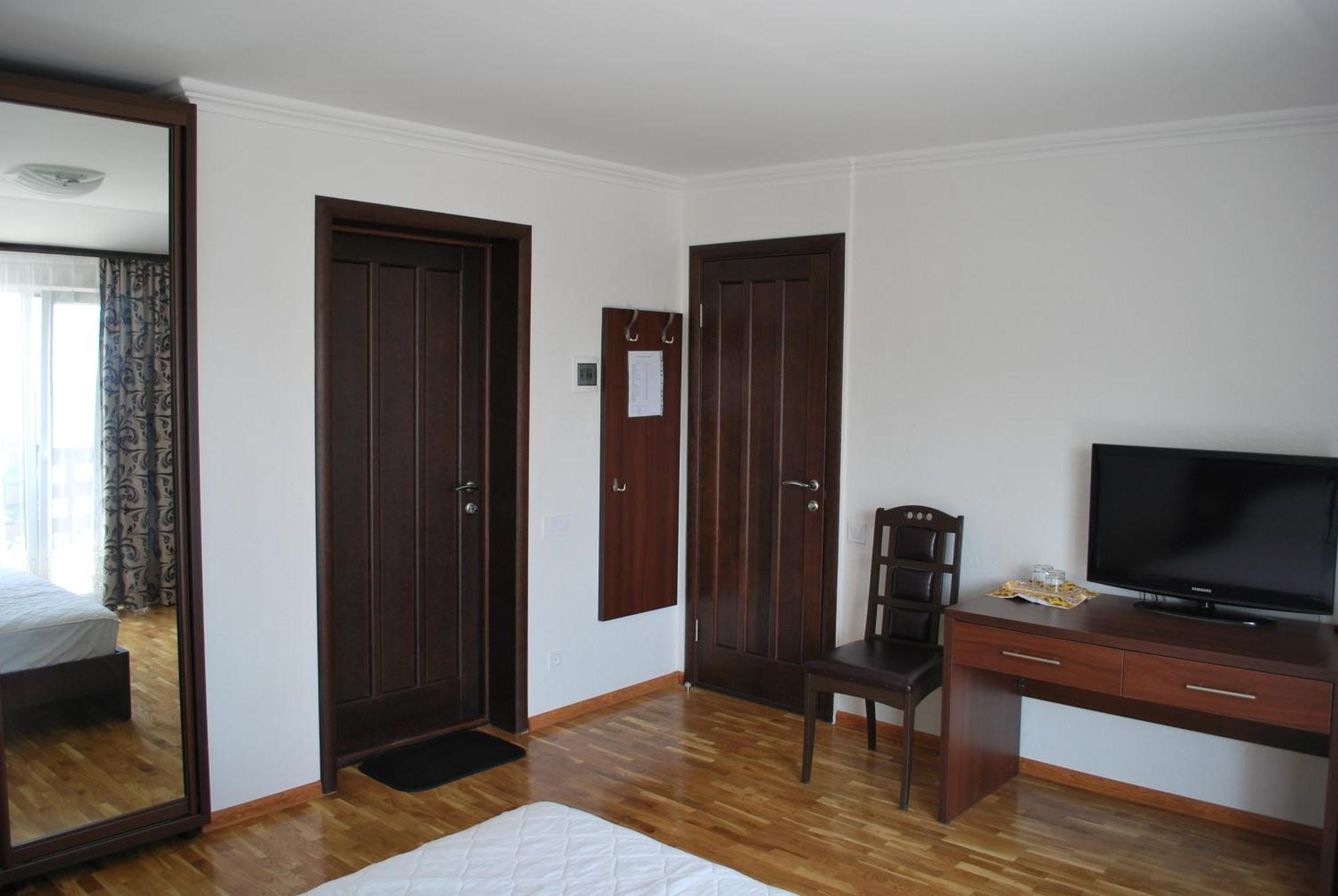 Shpinat Hotel Odesa Room photo